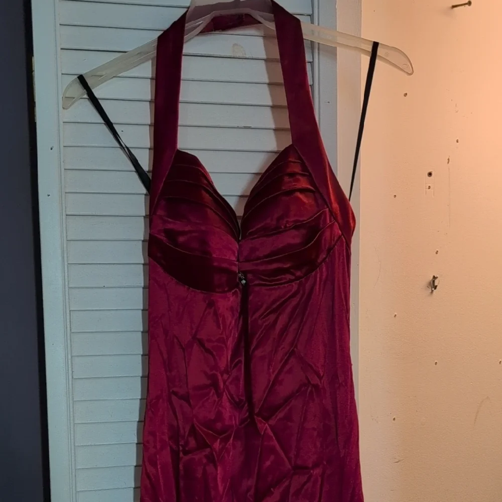 Blondie Nites Red Halter Evening Dress - Picture 1 of 16